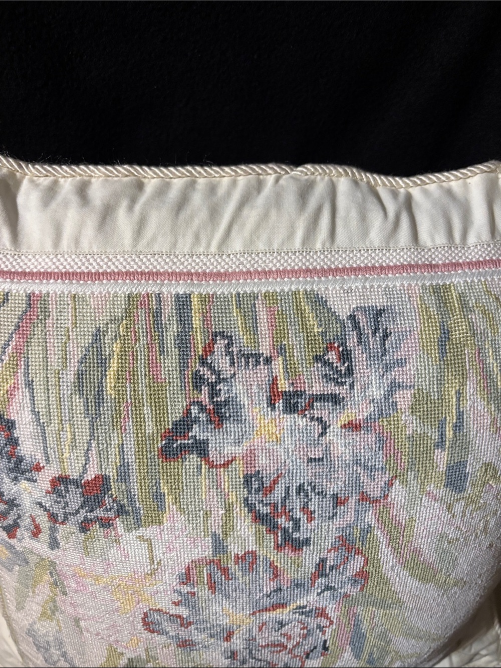 Vintage needlepoint pillow floral design 18x18 inch - Picture 7 of 9